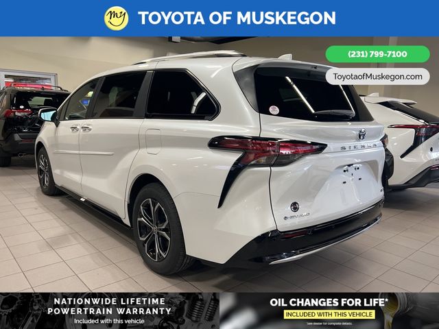 2025 Toyota Sienna Platinum