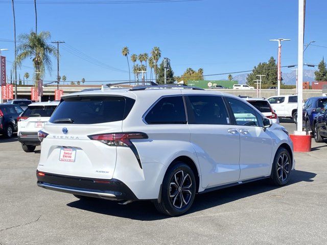 2025 Toyota Sienna Platinum