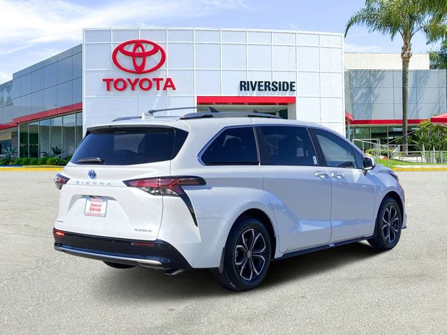 2025 Toyota Sienna Platinum