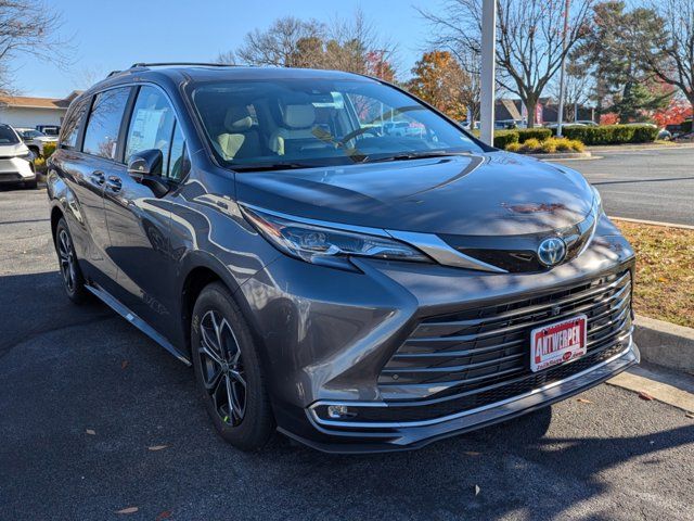 2025 Toyota Sienna Platinum