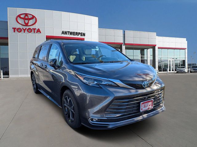 2025 Toyota Sienna Platinum