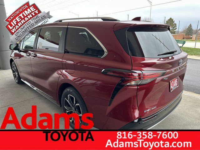 2025 Toyota Sienna Platinum