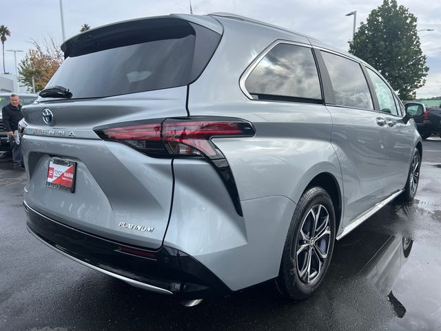 2025 Toyota Sienna Platinum