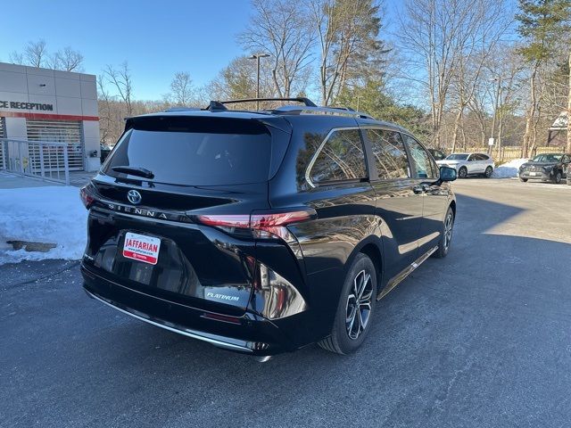 2025 Toyota Sienna Platinum