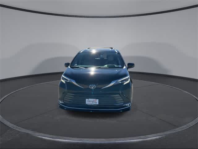 2025 Toyota Sienna Platinum