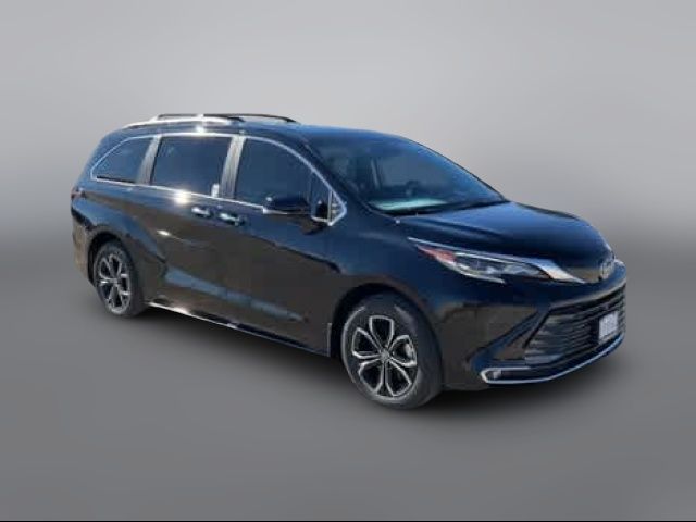 2025 Toyota Sienna Platinum