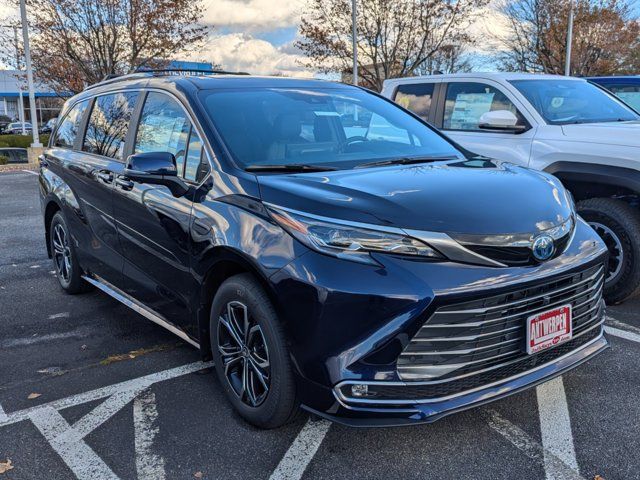 2025 Toyota Sienna Platinum