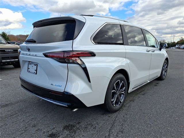 2025 Toyota Sienna Platinum