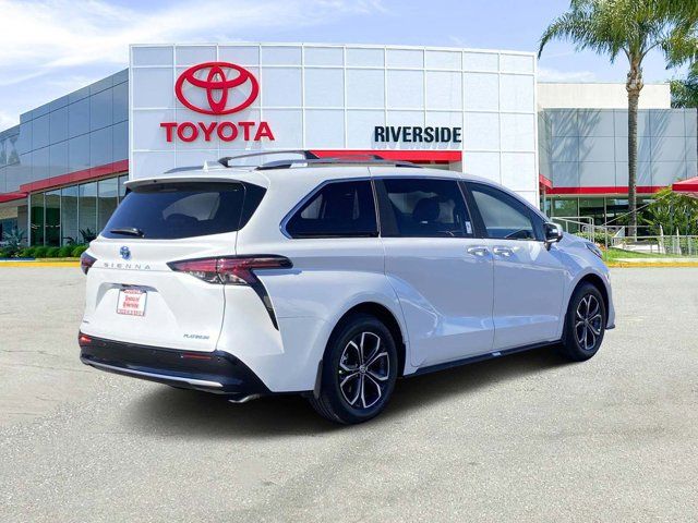 2025 Toyota Sienna Platinum