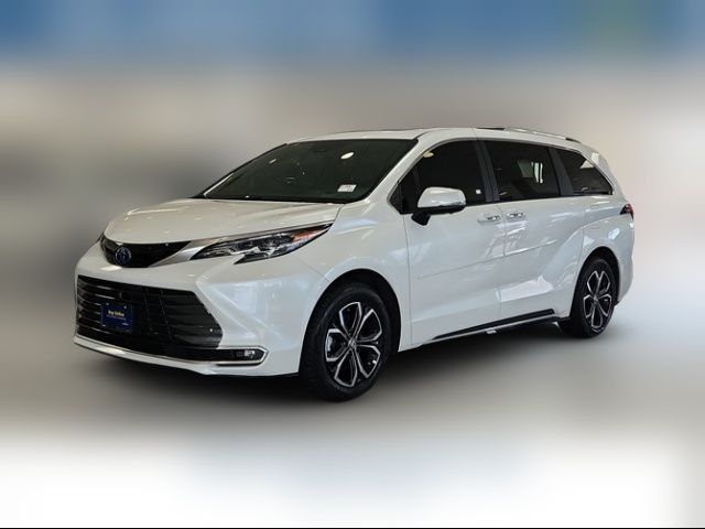 2025 Toyota Sienna Platinum