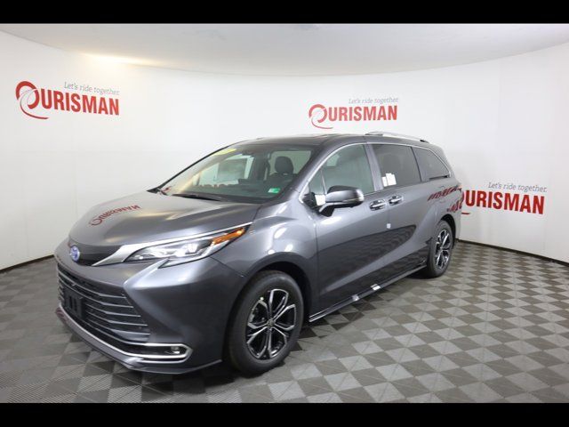 2025 Toyota Sienna Platinum