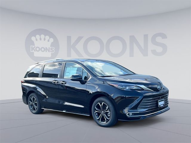 2025 Toyota Sienna Platinum