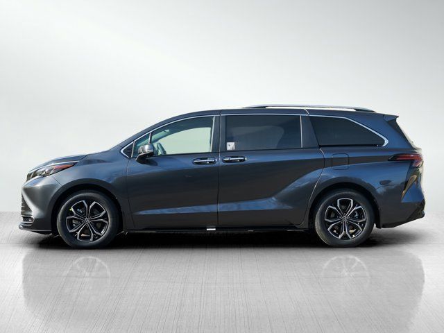 2025 Toyota Sienna Platinum