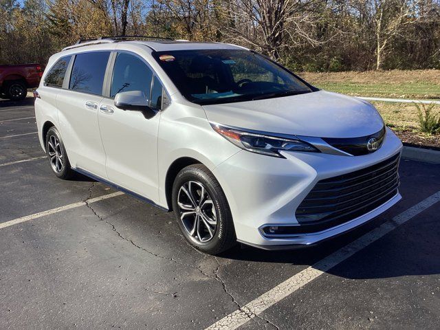 2025 Toyota Sienna Platinum