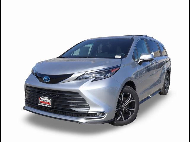 2025 Toyota Sienna Platinum