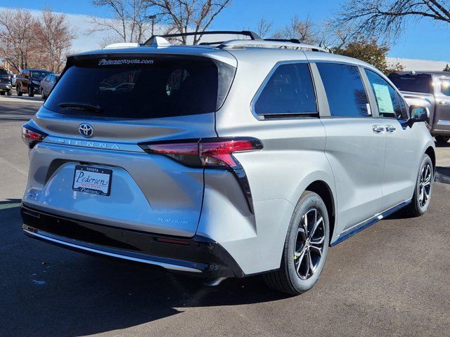 2025 Toyota Sienna Platinum