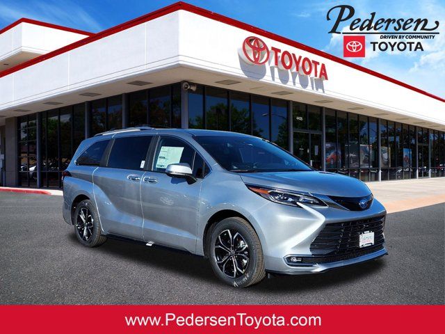 2025 Toyota Sienna Platinum