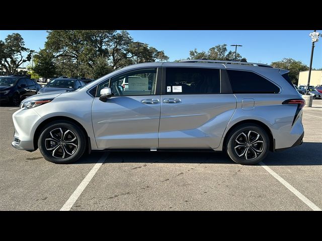 2025 Toyota Sienna Platinum