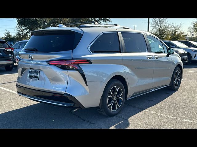 2025 Toyota Sienna Platinum