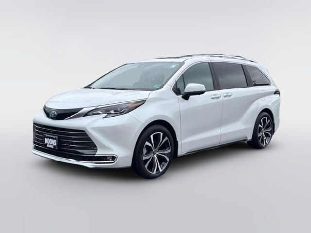 2025 Toyota Sienna Platinum