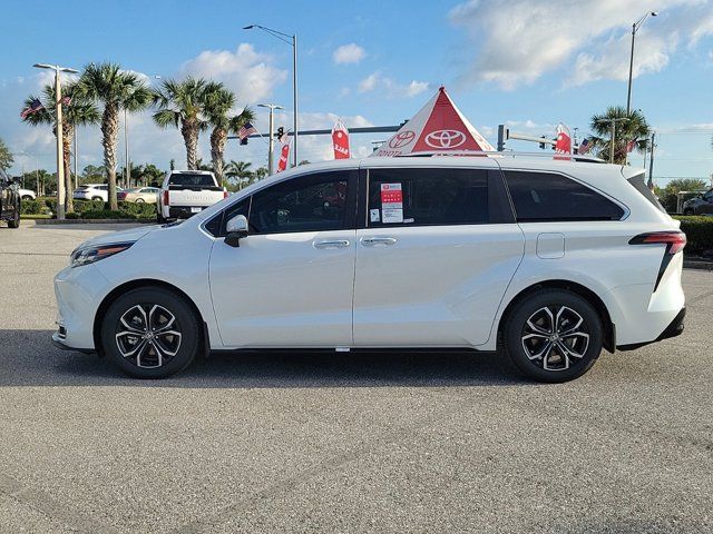 2025 Toyota Sienna Platinum