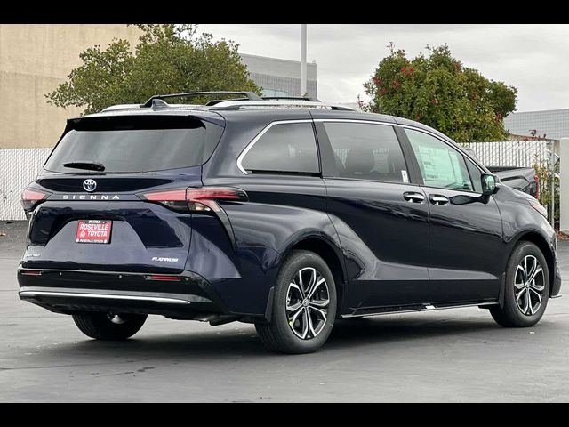 2025 Toyota Sienna Platinum