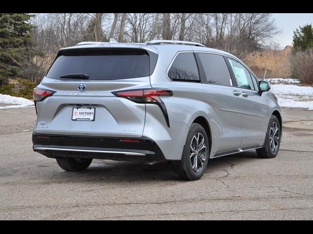 2025 Toyota Sienna Platinum