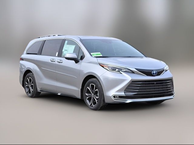 2025 Toyota Sienna Platinum