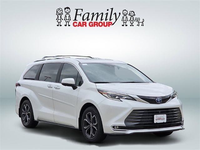 2025 Toyota Sienna Platinum