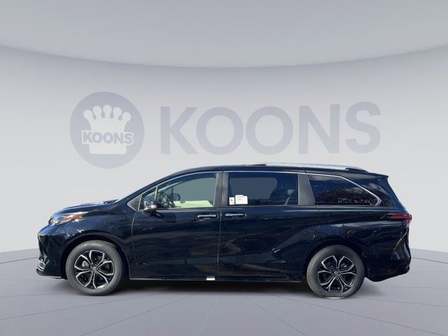 2025 Toyota Sienna Platinum