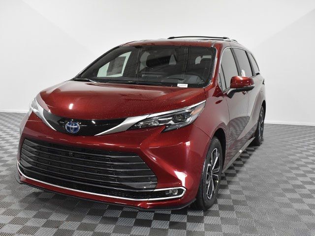 2025 Toyota Sienna Platinum