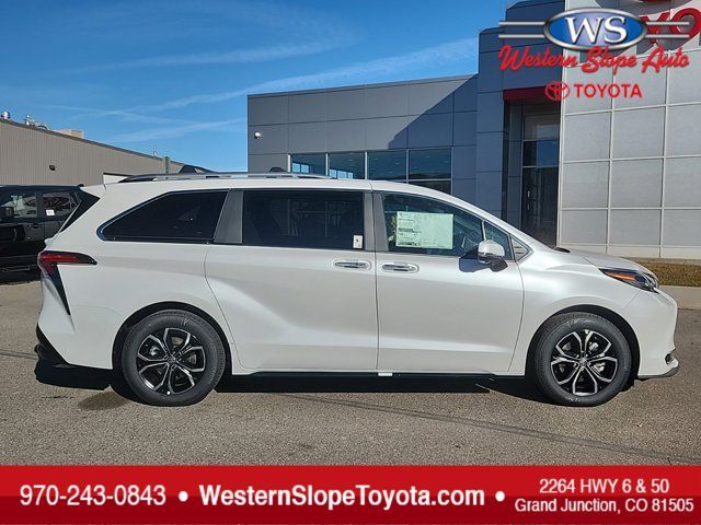 2025 Toyota Sienna Platinum