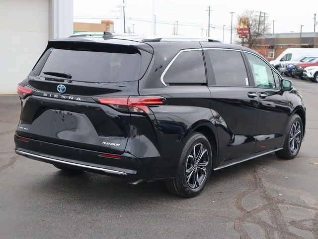 2025 Toyota Sienna Platinum