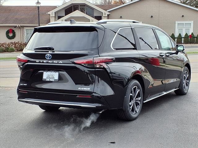 2025 Toyota Sienna Platinum