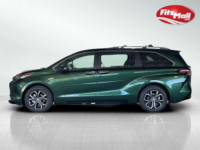 2025 Toyota Sienna Platinum