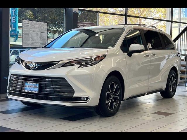 2025 Toyota Sienna Platinum