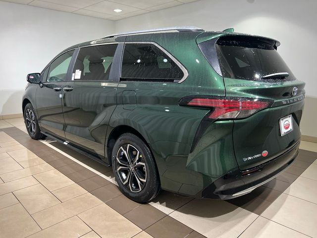 2025 Toyota Sienna Platinum