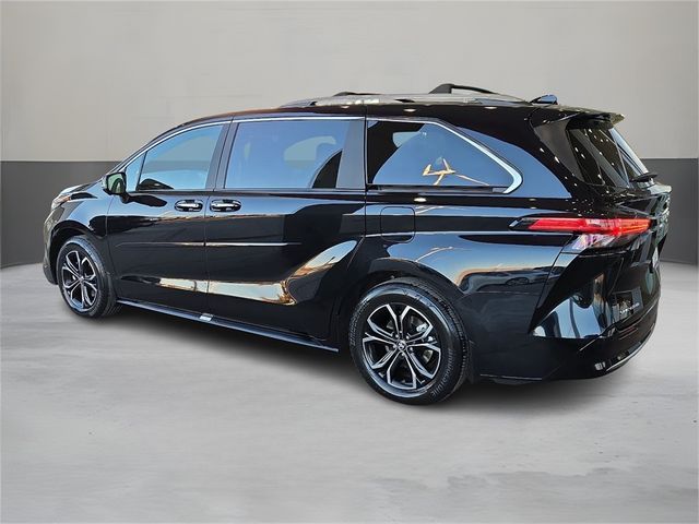 2025 Toyota Sienna Platinum