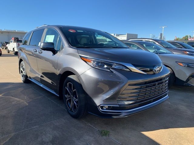 2025 Toyota Sienna Platinum