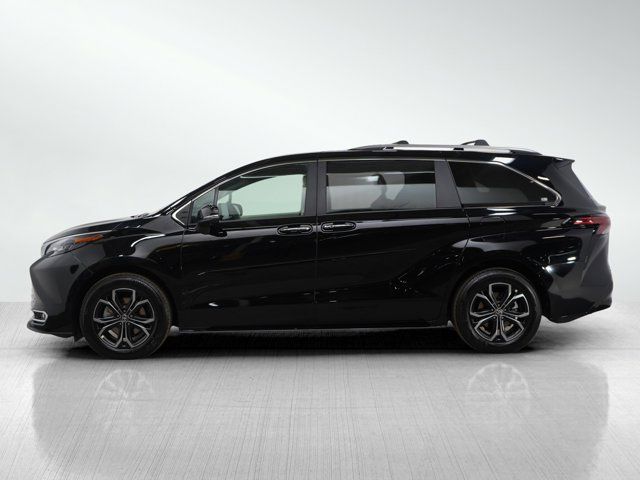 2025 Toyota Sienna Platinum