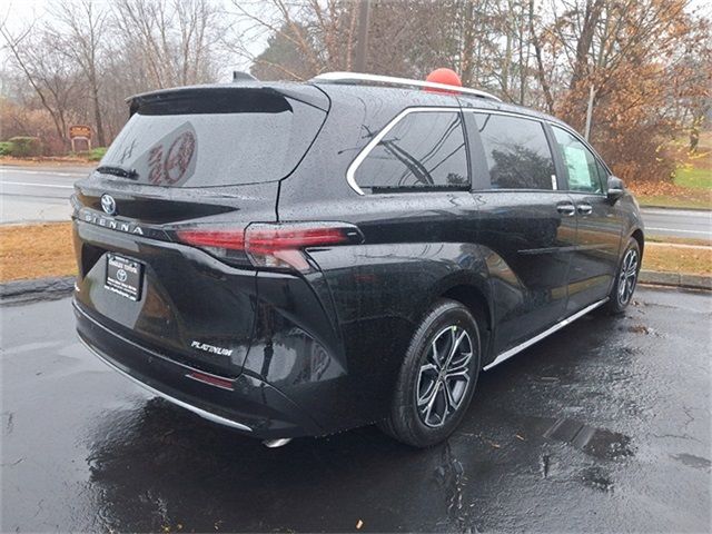 2025 Toyota Sienna Platinum