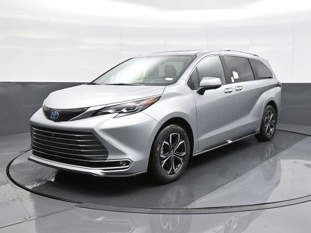 2025 Toyota Sienna Platinum