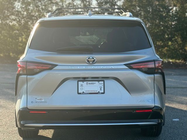 2025 Toyota Sienna Platinum