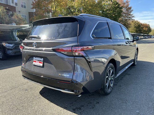 2025 Toyota Sienna Platinum