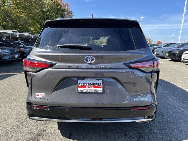 2025 Toyota Sienna Platinum