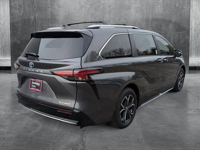 2025 Toyota Sienna Platinum