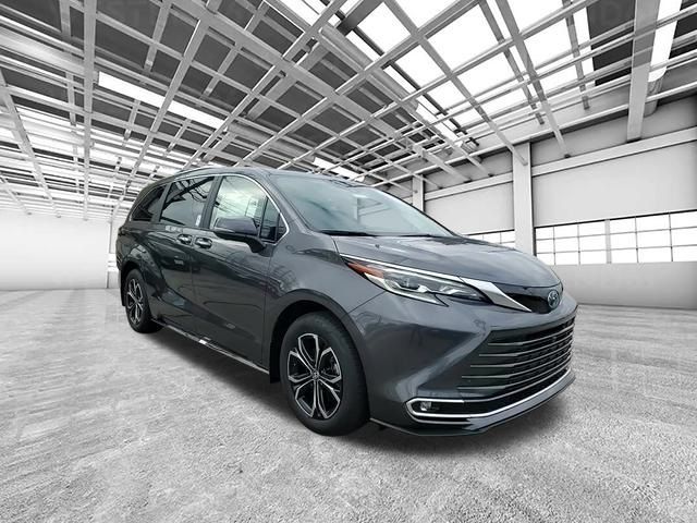 2025 Toyota Sienna Platinum