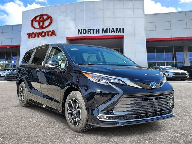 2025 Toyota Sienna Platinum