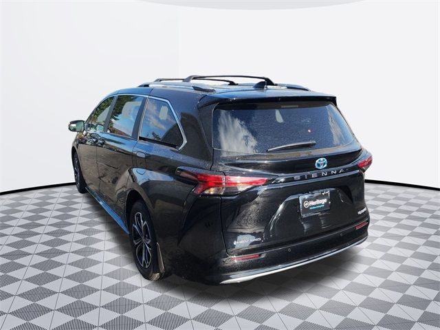 2025 Toyota Sienna Platinum