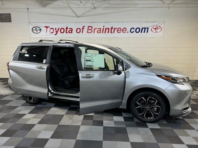 2025 Toyota Sienna Platinum